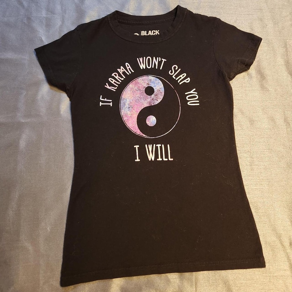 Black‎ Graphic Tee